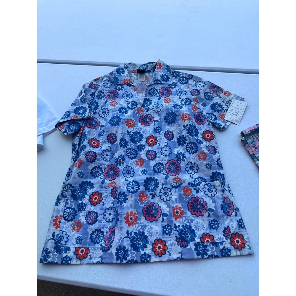 Barco GEN Scrub Top Womens Small Blue Floral Plaid Short Sleeve V-Neck NWT